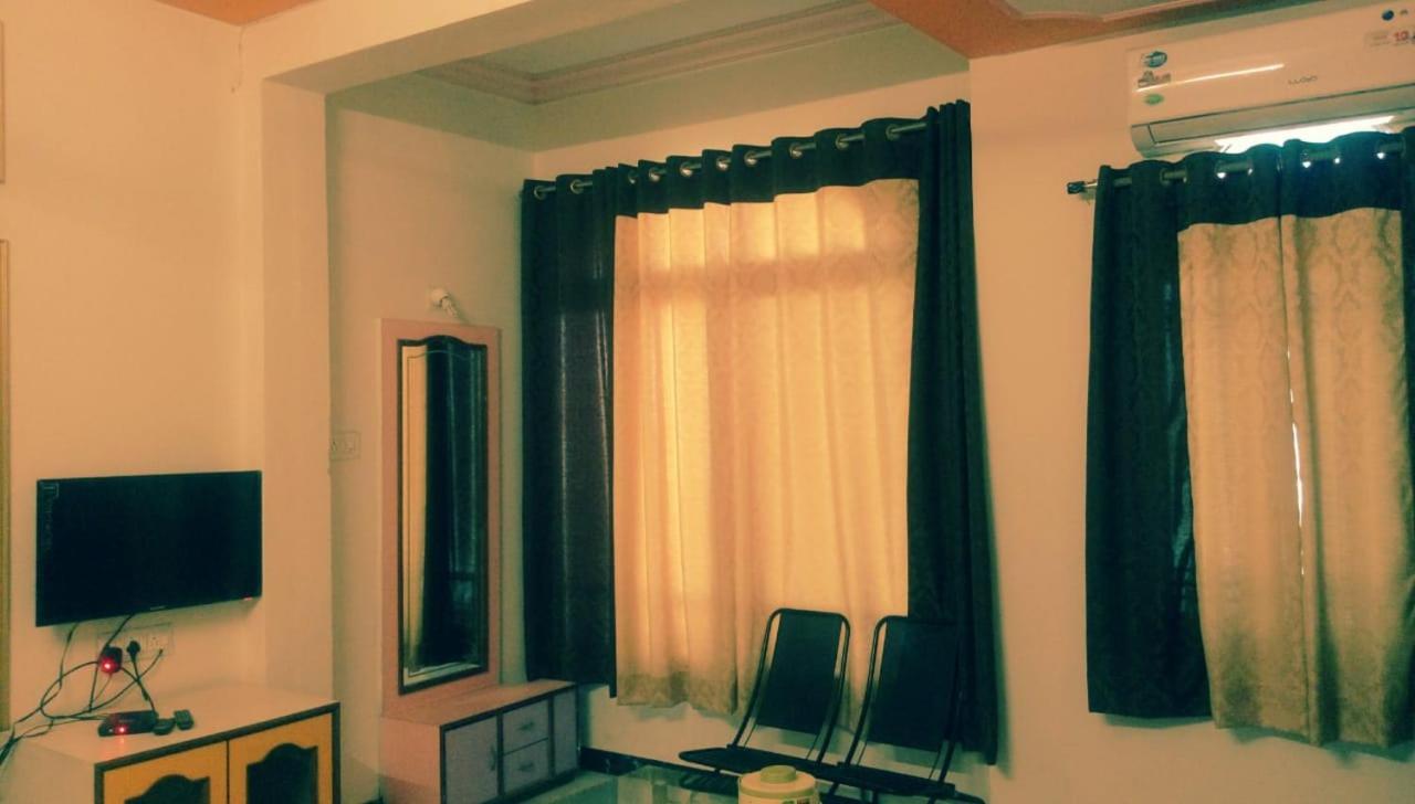 Hotel Rajkamal International Udaipur Exterior photo